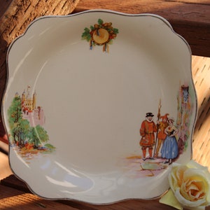 Square Plate, 1910, J and G Meakin, Antique Plate, " Yeoman of the Guard", Cake Plate, Sunshine, Beefaters, Tower of London, Luncheon Plate