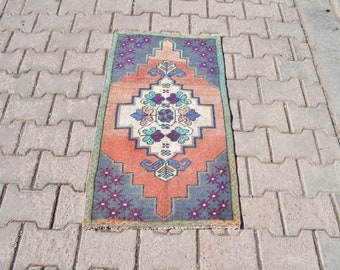 Handgemaakt Turks minitapijt: paarse Oushak-wollen badmat (1'80 x 3'24 ft)