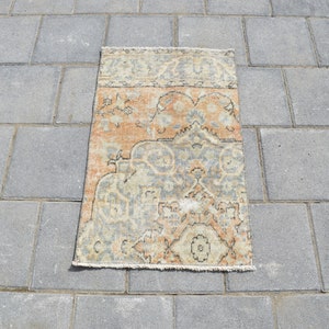 Vintage Turkish Wool Rug: Small Anatolian Area Rug (1&#39;8x2&#39;9 ft)
