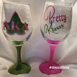 Alpha Kappa Alpha, Custom Glass, AKA Glas, Blinged & Glittered Weinglas, Partygläser, Junggesellinnenabschiedsgläser, Sorority, Gefälligkeiten