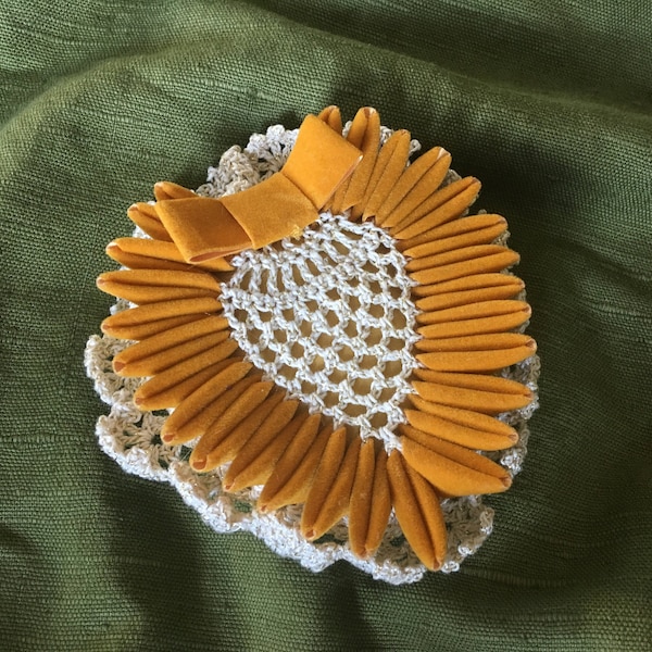Victorian pin cushion, crochet pleated ribbon, vintage hatpin cushion, 1950s pincushion, heart shaped, Valentine's Day gift