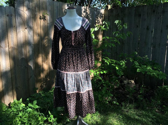 Young Edwardian Dress, Gunne Sax Style 1970s Prair