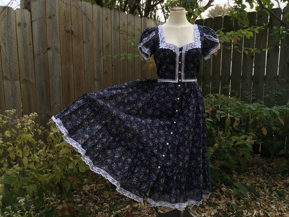 Gunne Sax Midi, Petal Cap Sleeve Blue Calico Prair