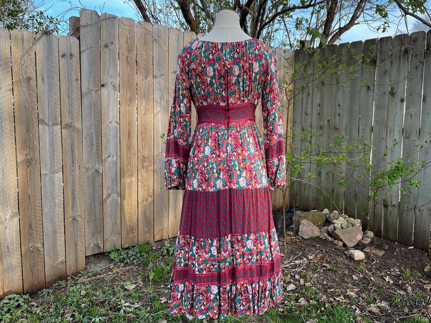 Young Edwardian Style Drawstring Neckline Floral 1970s