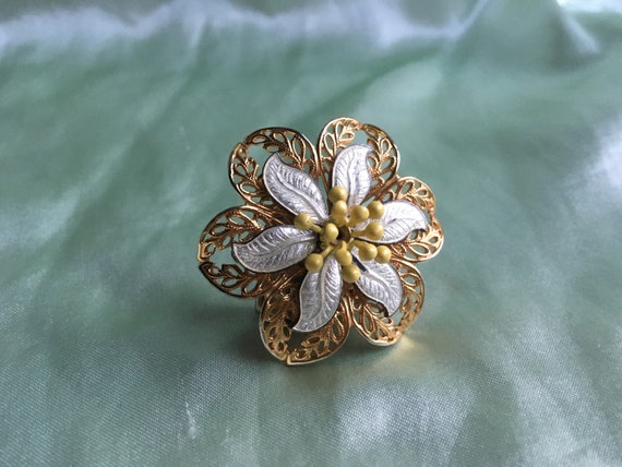 Vintage 1940s, 1950s, 1960s Flower Pin, Filigree … - image 7