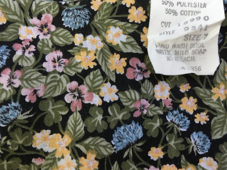 Vestido floral vintage de los años 70, estilo Gunne Sax verde, flores de luna, campanillas, violetas, jacintos silvestres, largo midi de los años 70, talla vintage 7, imagen 7