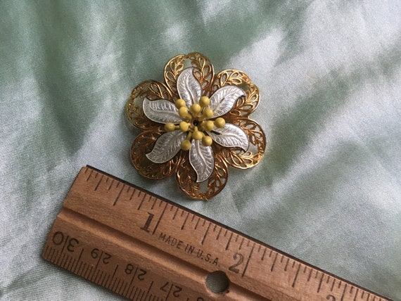 Vintage 1940s, 1950s, 1960s Flower Pin, Filigree … - image 4