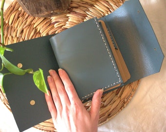 Traveler’s Notebook Dashboard with Pockets  | Ocean Blue | Genuine Leather | A5, Cashier, Standard, B6, A6, Field Notes, Passport