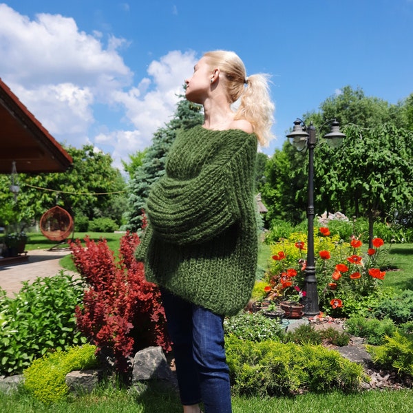 Soft cozy oversized green mohair sweater, handknitted sweater, chunky knit sweater, fluffy sweater, woolen sweater, green volumetric sweater