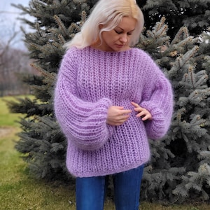 Suéter de mohair lavanda extragrande y suave y acogedor, suéter tejido a mano, suéter de punto grueso, suéter muy perimetral, suéter de lana, suéter volumétrico