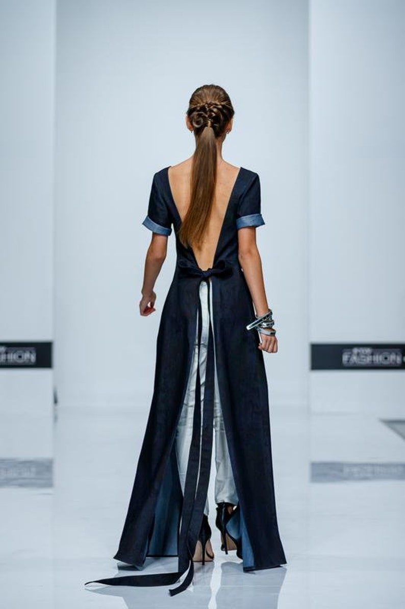Maxi dress with open back in blue denim