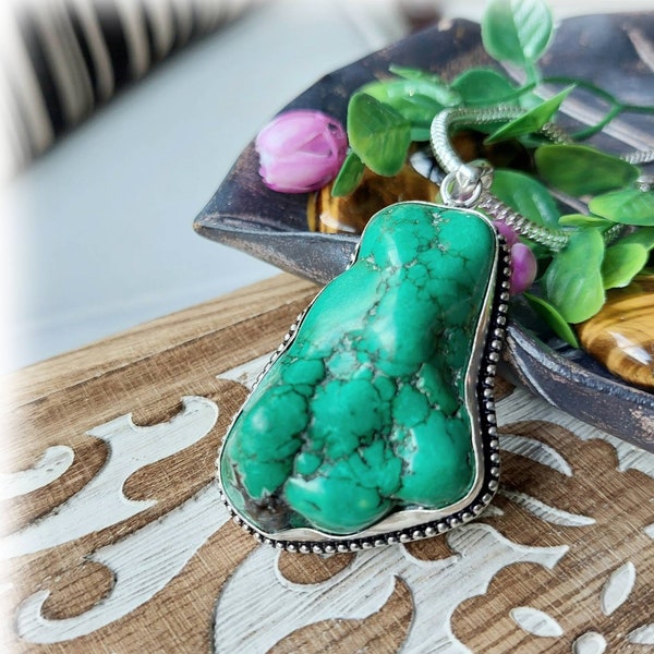 Blue green Turquoise Pendant, 925 silver. Unisex, personal and spectacular. Length 6.7cm (Including ring), Width 3.7cm. Find out now.