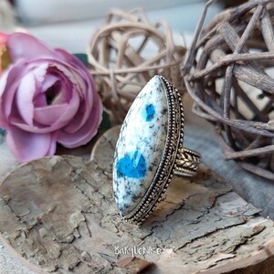 Anillo K2 Azurita, plata de ley 925. Talla 9.5 (USA), 20 (ESP), 19 mm diámetro. Pulido calidad para un toque excepcional. Descúbrelo ahora