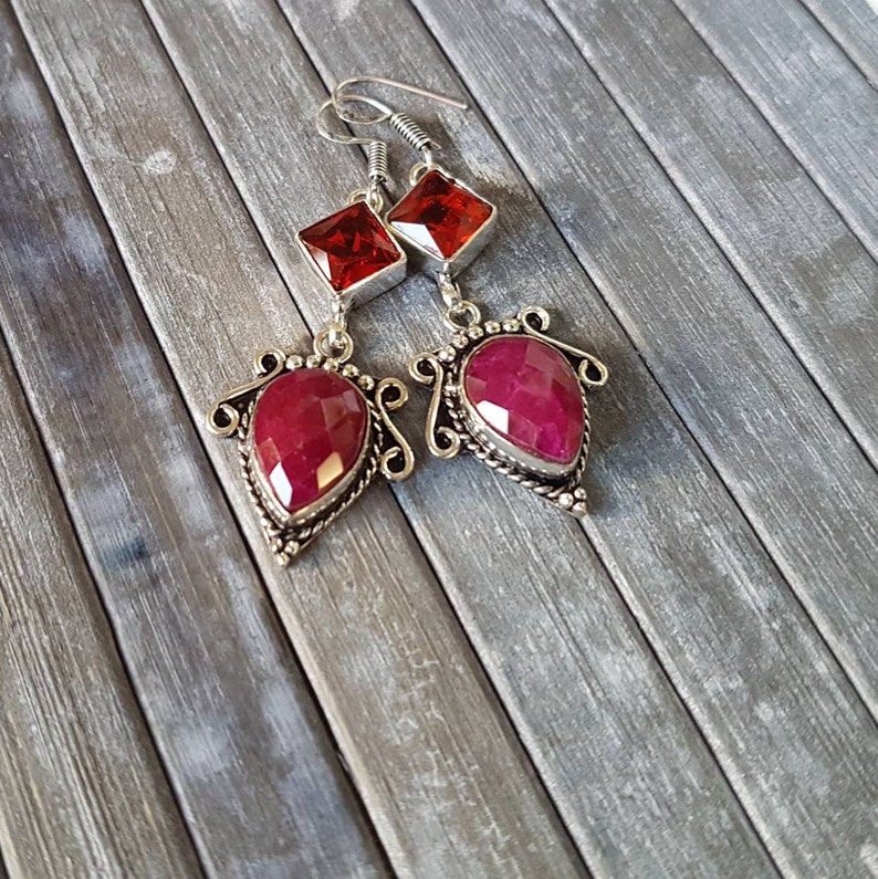 including hook 925 silver Width 2.2 cm Faceted gems with incredible sparkles Handmade. Length 6.3 cm Ruby and Garnet earrings