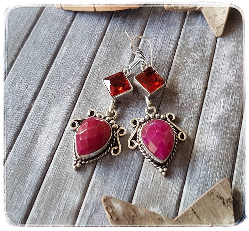 including hook 925 silver Width 2.2 cm Faceted gems with incredible sparkles Handmade. Length 6.3 cm Ruby and Garnet earrings