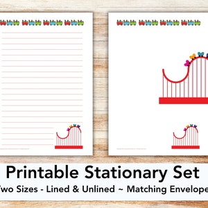 Op de afbeelding: Printbare briefpapier set met gelijnd en ongelijnd papier, met een achtbaan ontwerp. De bovenkant van het papier heeft een rij kleurrijke treinwagons. De set bevat bijpassende enveloppen. De tekst op de afbeelding luidt "Printable Stationary Set" en "Two Sizes - Lined & Unlined ~ Matching Envelope."