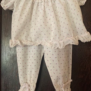Lavender rosebud top & footed pant set!size 6-9 months 14-20