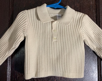 Vintage sweater! Sweet newborn sized beige cable machine knitted Gap sweater! Could be unisex very neutral color will go with anything!