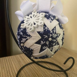 Quilted Ornament / Decor - Christmas - *Free Shipping* Snowflakes on Navy