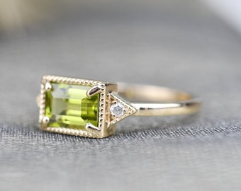 Art deco Design Vintage Peridot Ring Solid 14k Gold Engagement Ring