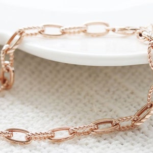 Oval Twist Special Link Solid 14K Gold Daily Bracelet
