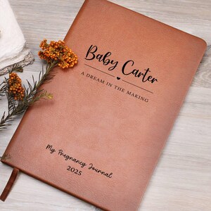 Diario de embarazo personalizado / Libro de recuerdos de embarazo de género neutro, diario planificador, regalo para futuras mamás, libro para bebés / regalo para futuras mamás