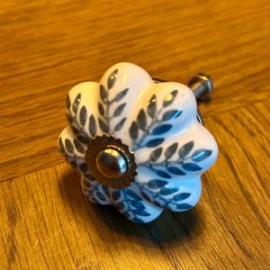 Sage Green Floral Ceramic Drawer Knob, Vintage Style