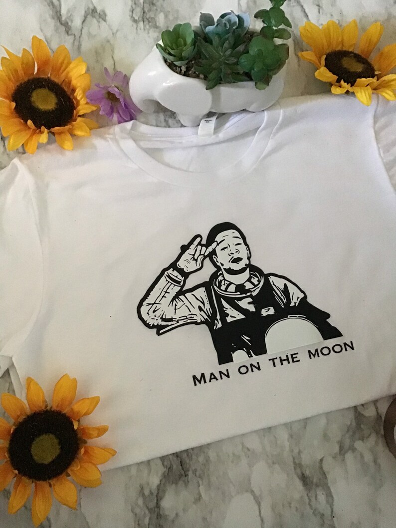 T-shirt Man On The moon shirt Casual Shirt Graphic Tee