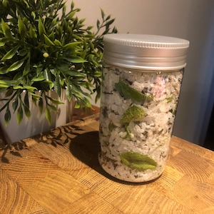 Natural Bath Salt | Aromatherapy Spa Gift | Wedding or Party Favor | Mini Relaxing Soak – Mint