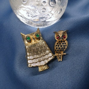 Avon &quot;Wise Old Owl&quot; Brooches, Set of Two