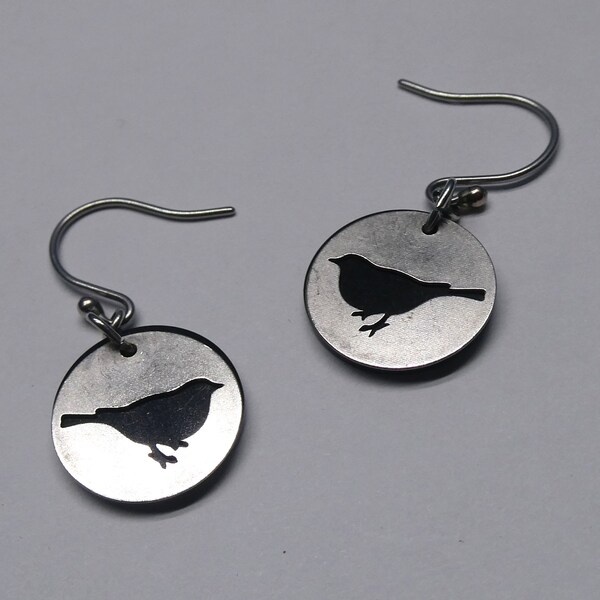 Charming Vintage Bird Silhouette Pierced Earrings