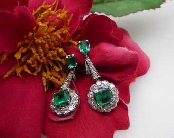 Exquisite Vintage Colombian Emerald and Diamond 18k White Gold Pierced Dangle Earrings
