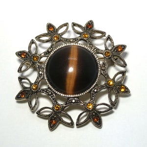 Gorgeous Vintage Brown Cat’s Eye Brooch with Crystal Accents