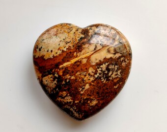 Pingente de Jaspe com Imagem em Formato de Coração, Cabochão, Gema Natural (35 Quilates)