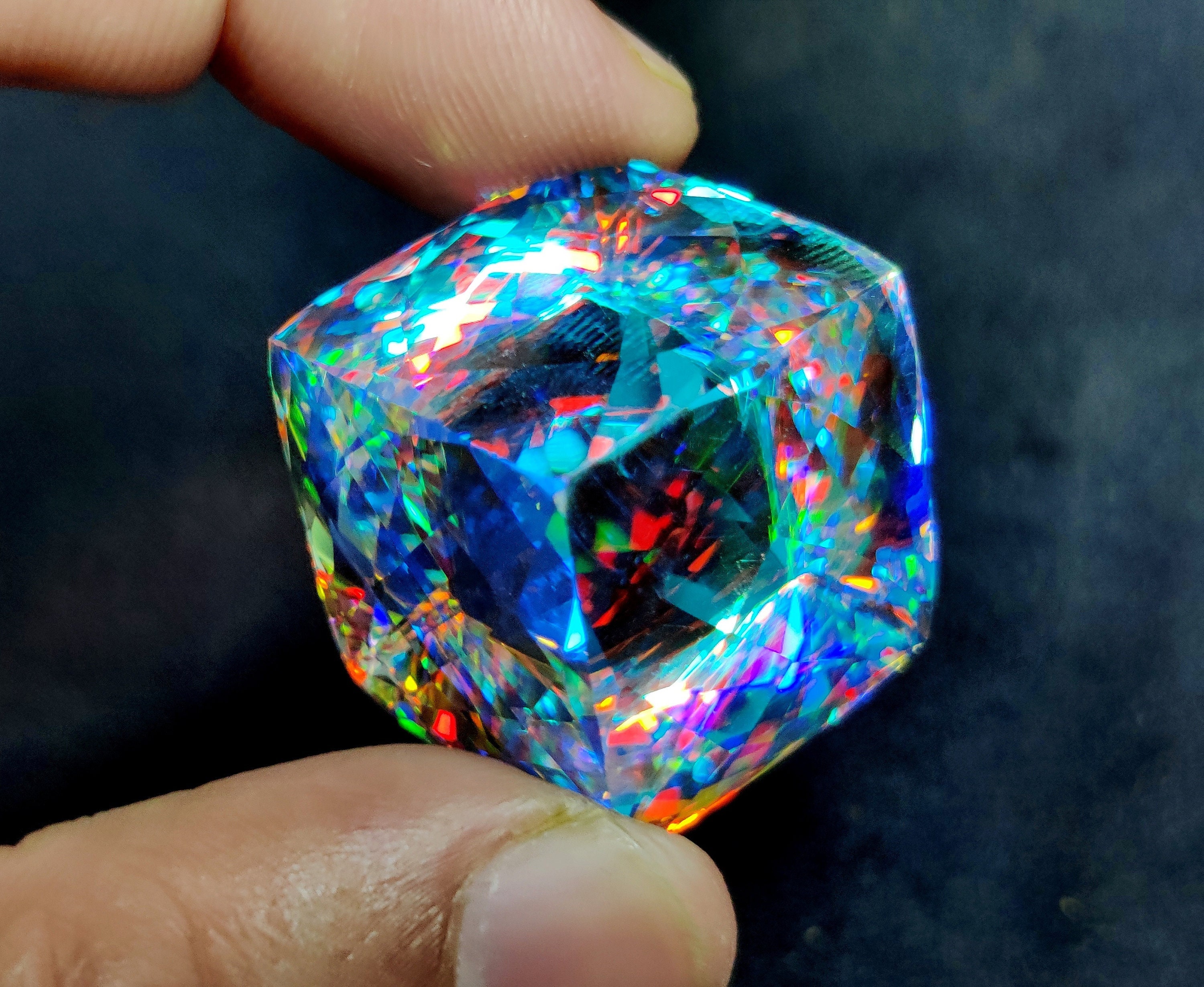 DVD「Mystic Topaz」 70 Ct+ Natural Mystic Topaz Rainbow Color Trillion Cut