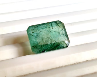 7-karatowy naturalny szmaragd, szlif fasetowany prostokątny (14x10x5 mm)