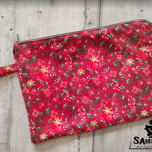 Red Floral Fantasy: A Handcrafted Red Wallet with Zipper, Mother Gift