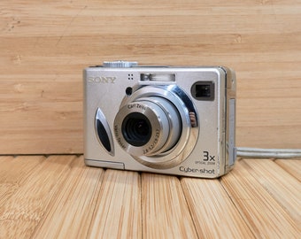 Sony Cybershot DSC-W7 7.2MP Digital Camera with 3x Optical Zoom, Carl Zeiss Lens, Made in Japan