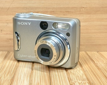 Sony Cyber-shot DSC-S60 4.1MP Digital Camera, 3X Optical Zoom, Made in Japan