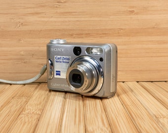 Sony Cyber-shot DSC-S60 4.1MP Digital Camera, 3X Optical Zoom, Made in Japan