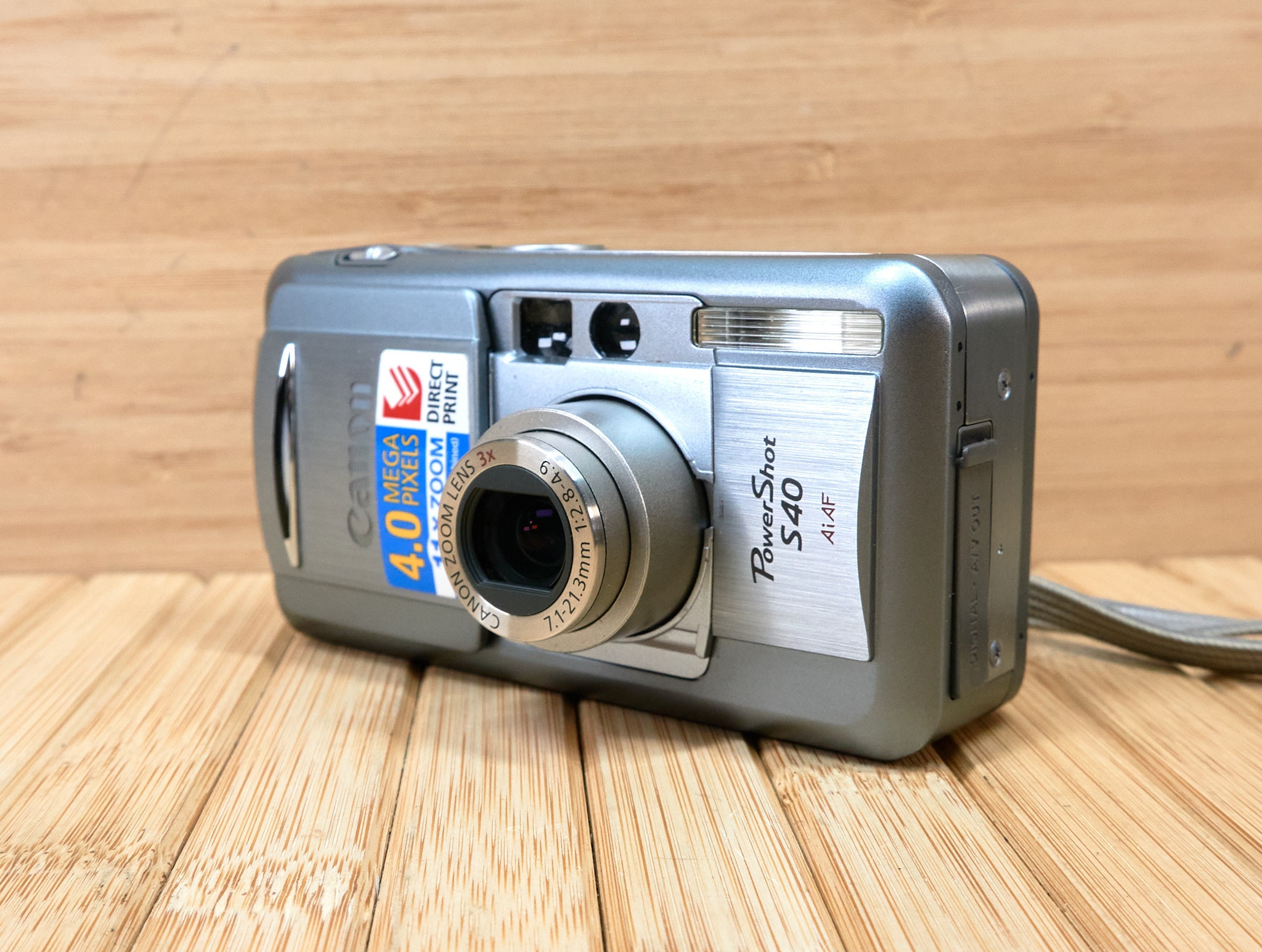 Vintage Canon Powershot S40 4MP Digital Camera W/ 3x Optical