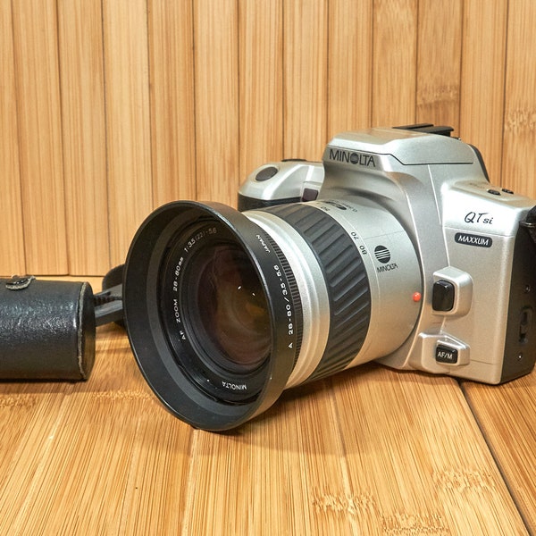 Minolta Maxxum QTsi 35mm SLR Camera Kit, with 28-80 3.5-5.6 Minolta AF Lens