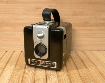Vintage 50s Kodak Brownie Hawkeye Flash Model Сollectible Film Camera, Made in USA
