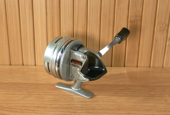 Vintage Daiwa 9300D Spin Casting Freshwater Fishing Reel, Made in