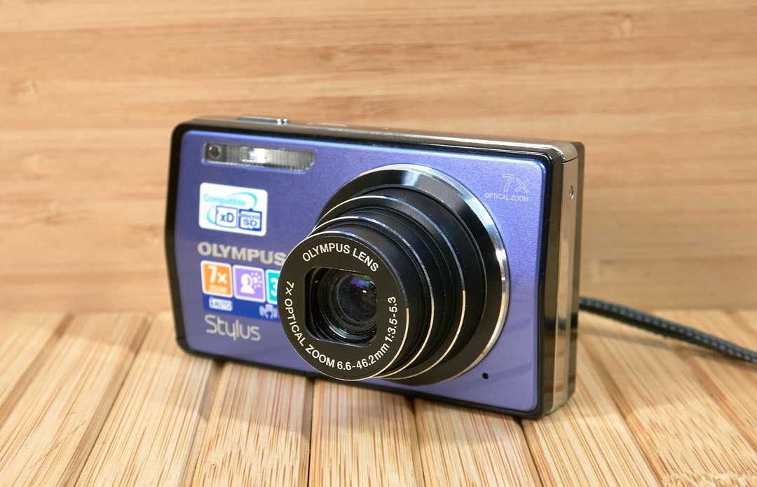 美品 OLYMPUS μ-7000 ブルー オリンパス コンパクトデジタルカメラ OLYMPUS μ 7000 OLYMPUS ミュー7000 BLUE