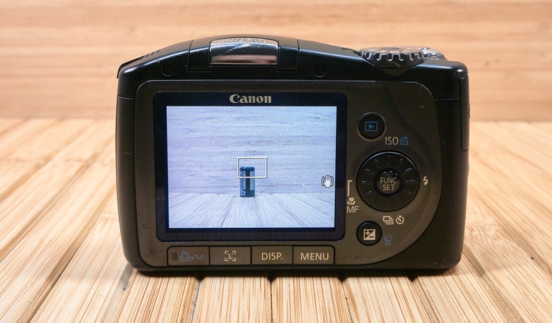 Canon PowerShot SX100IS 8 MP Digital Camera, with 10x Optical Zoom, Image Stabilization, Made in Japan image 4