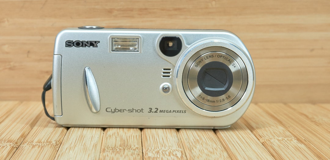 Vintage Sony Cybershot DSCP72 3.2MP Digital Camera, 3X Optical Zoom