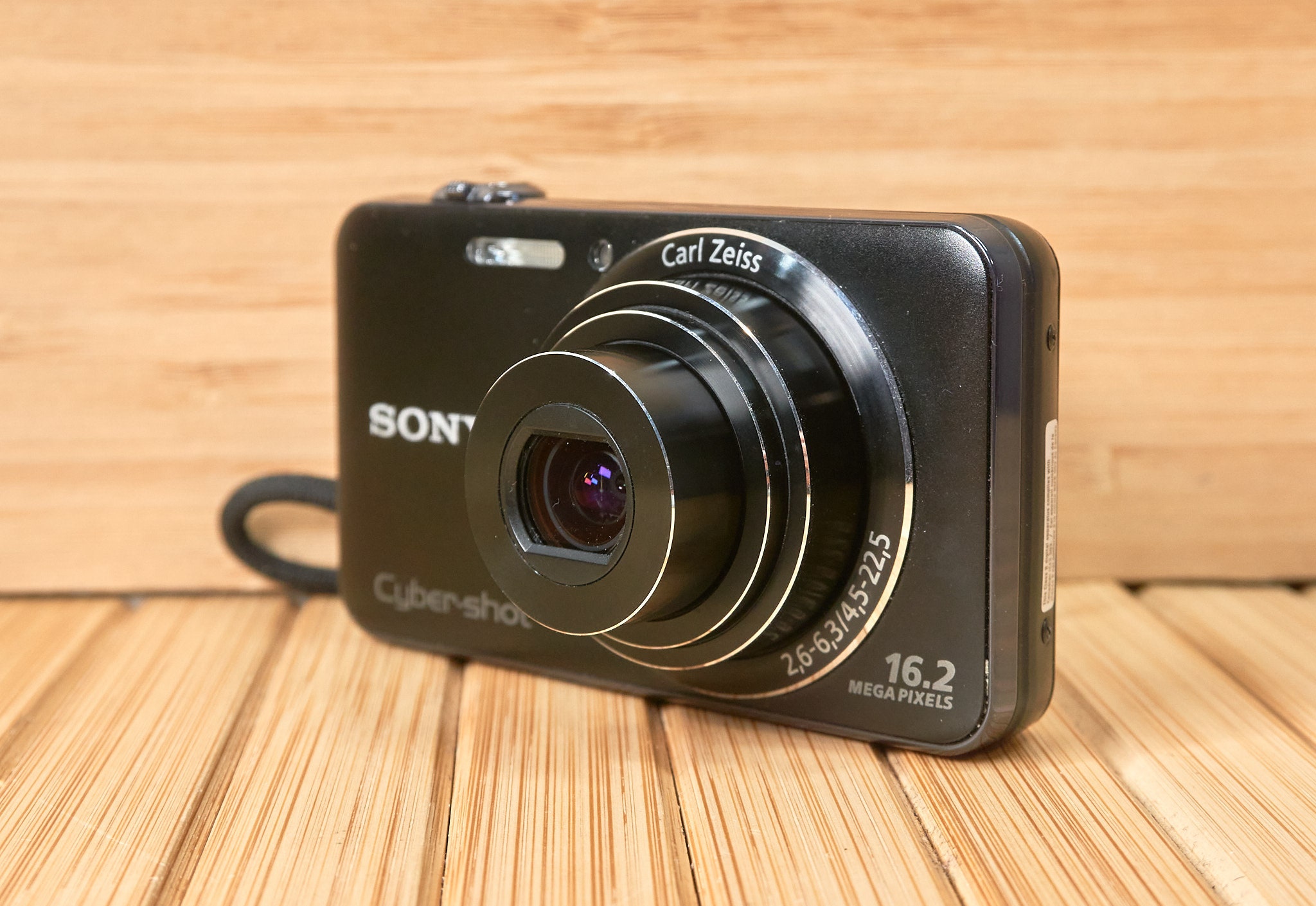 Sony Cyber-shot DSC-WX50 16.2 MP Digital Camera, With 5x Optical Zoom,  Black 