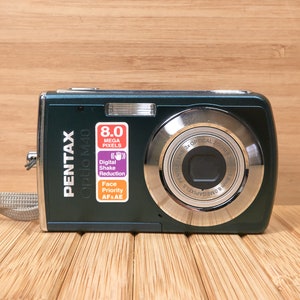 Pentax Optio M40 8.0MP Digital Camera, 3x Optical Zoom, Green image 3