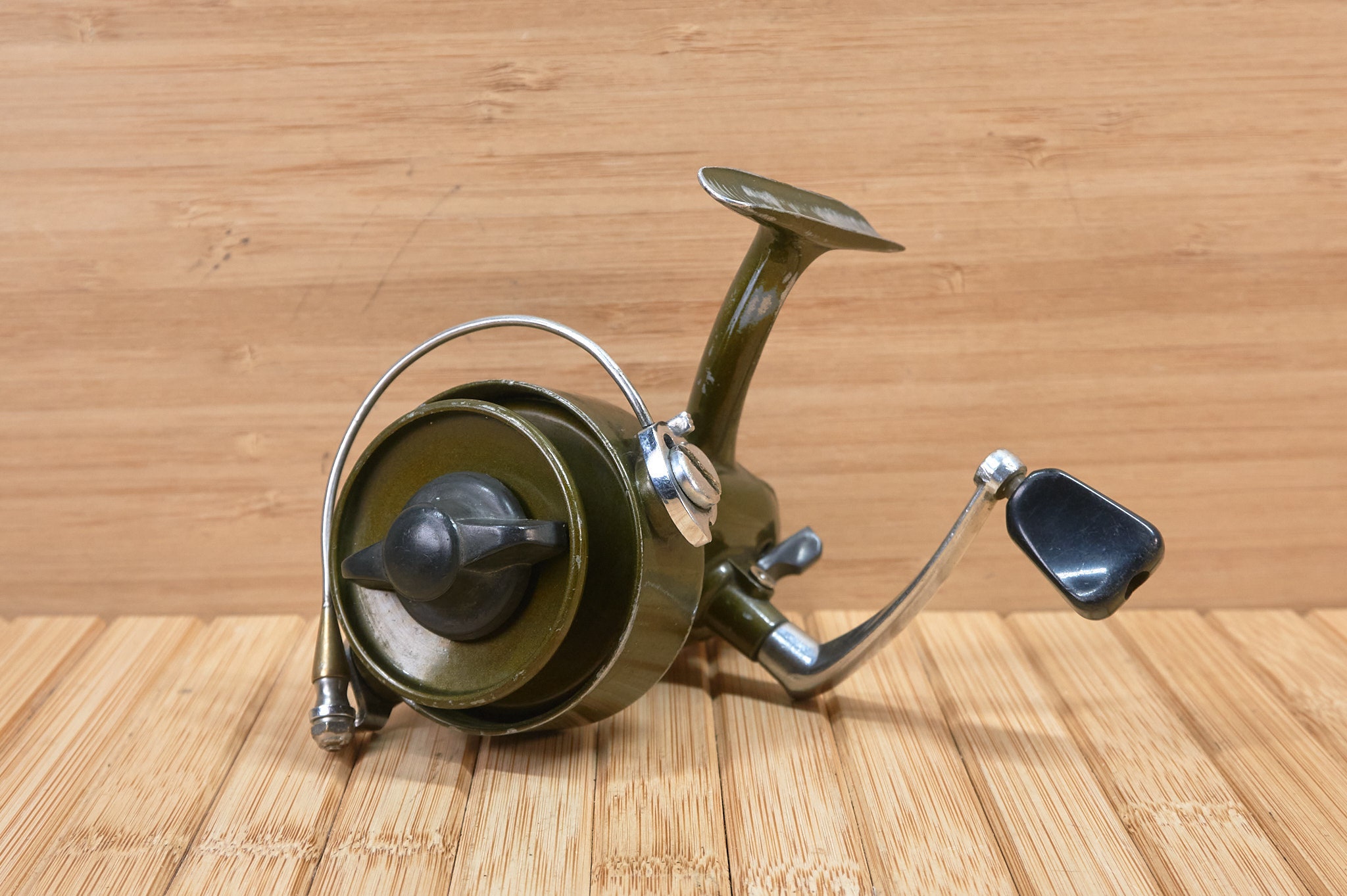 Police Auctions Canada - Vintage Shakespeare President II 2910 Fishing  Spinning Reel (263959H)